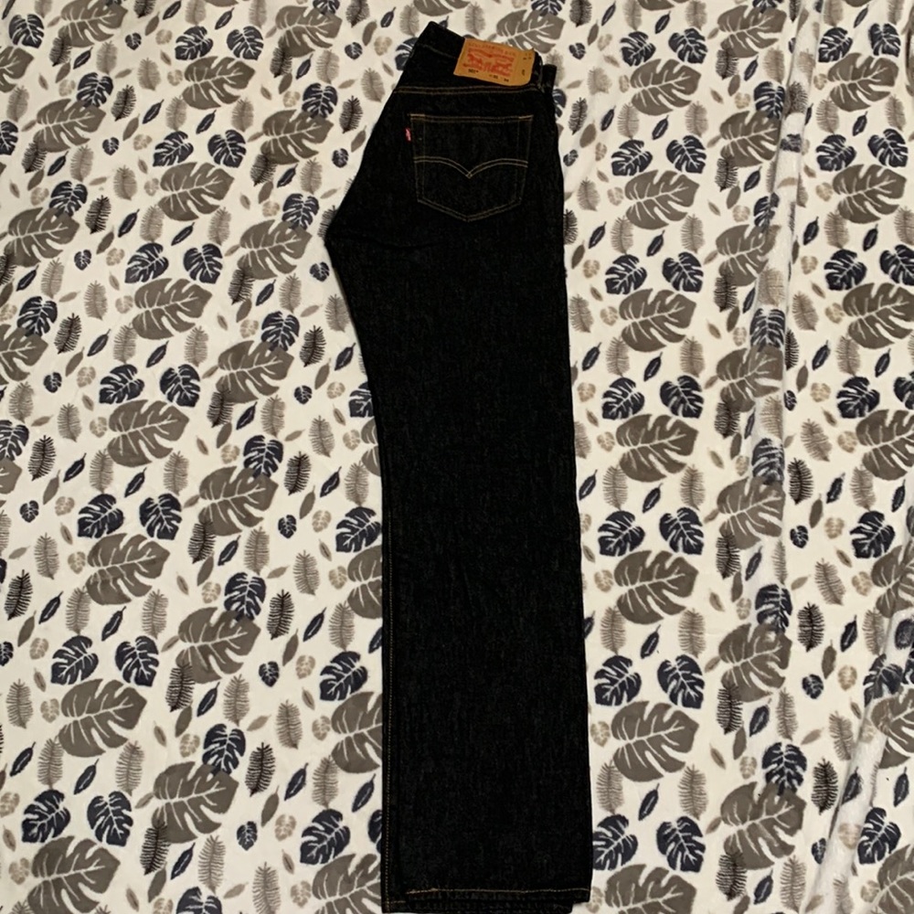 Levi 501’s (black) ‼️barely used‼️ Great condition